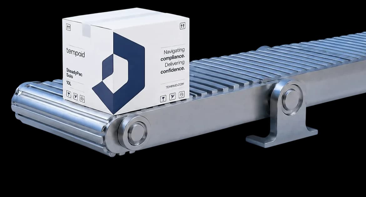 A tempaid SteadyPac Solo 10L box on a steel conveyor lane