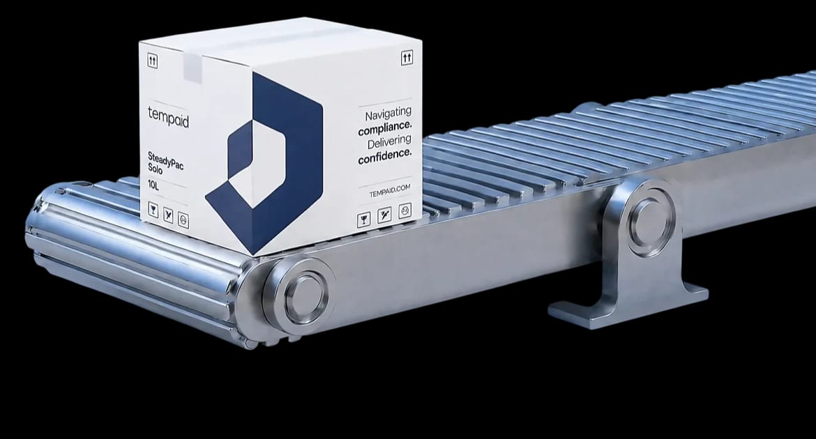 A tempaid SteadyPac Solo 10L box on a steel conveyor lane
